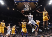 开云官方app入口-数据爆炸之夜，哈登全能封神，独行侠压哨绝杀掘金