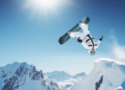 开云足球直播-暗夜极速，戈麦斯在F1街道赛的传奇一夜