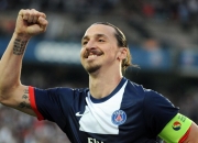 开云足球直播-快船碾压勇士，詹姆斯进攻端无人可挡，一场定义时代的对决