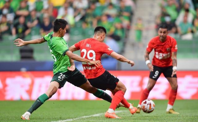 新赛季卫冕冠军实力逐渐显露，难以逆转