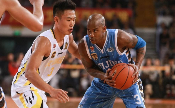 尼斯客场惨败，状态低迷难振的简单介绍