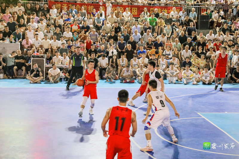 包含东南亚篮球精英赛展开角逐，观赛热情高涨的词条