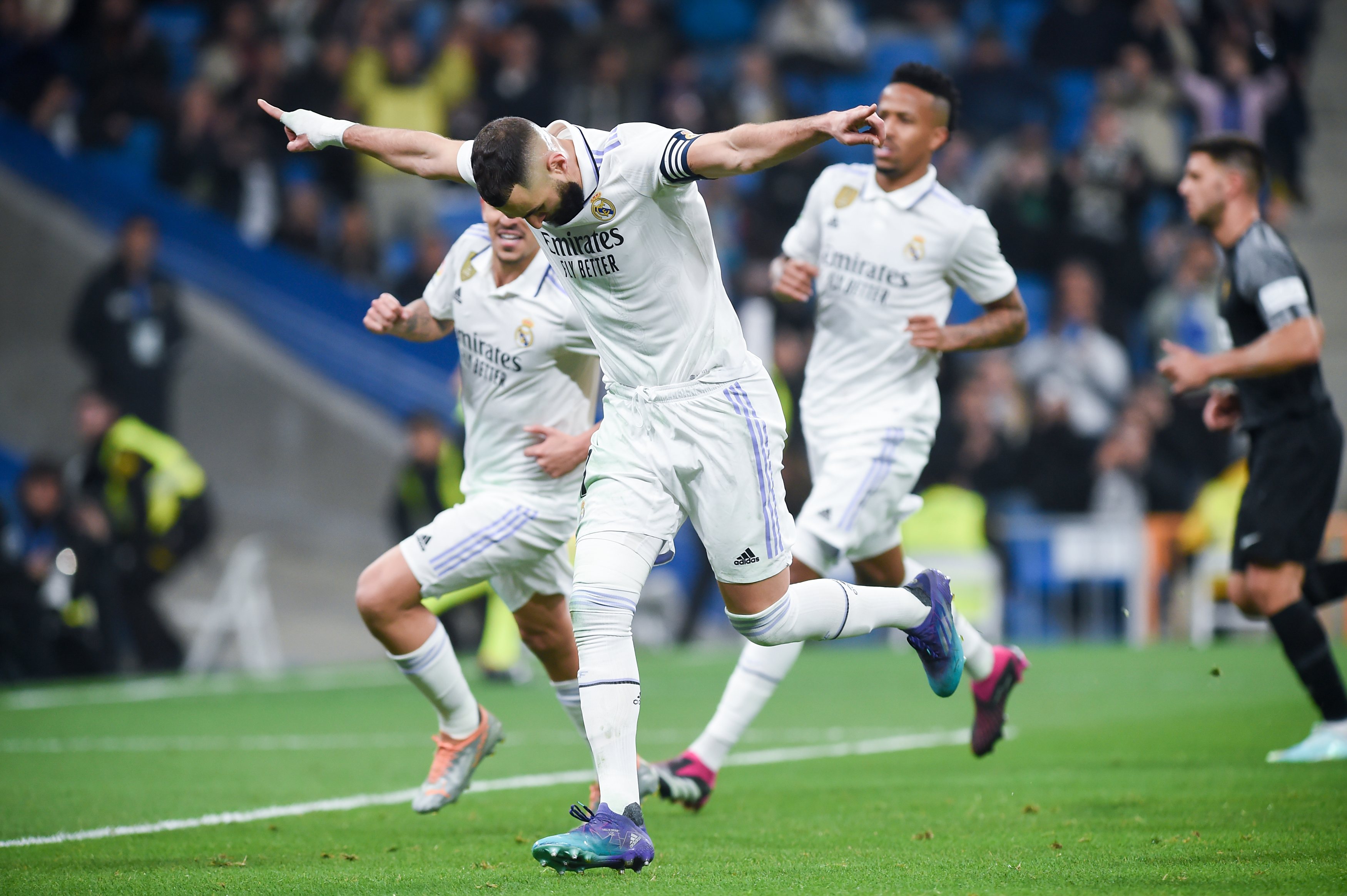 关于法国完胜国际米兰，本泽马关键制胜的信息