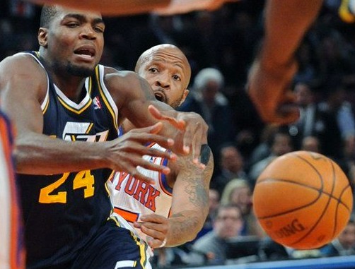 魔术鏖战尼克斯,米尔萨普送出助攻 魔术鏖战尼克斯,米尔萨普送出助攻