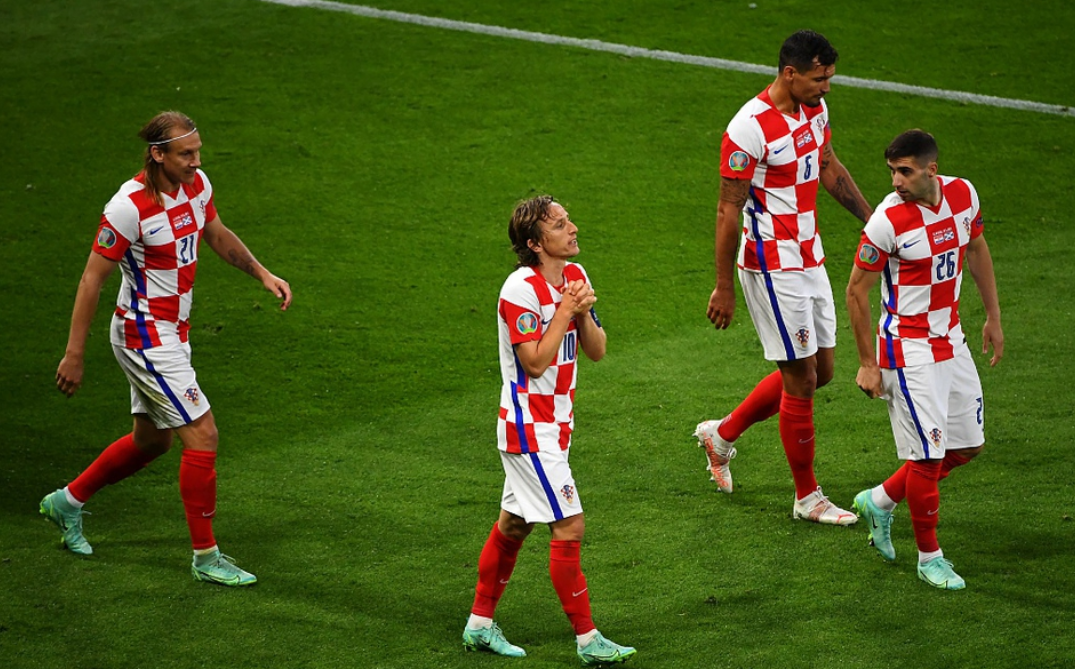 克罗地亚逆转英格兰，阿奎罗惊艳世界