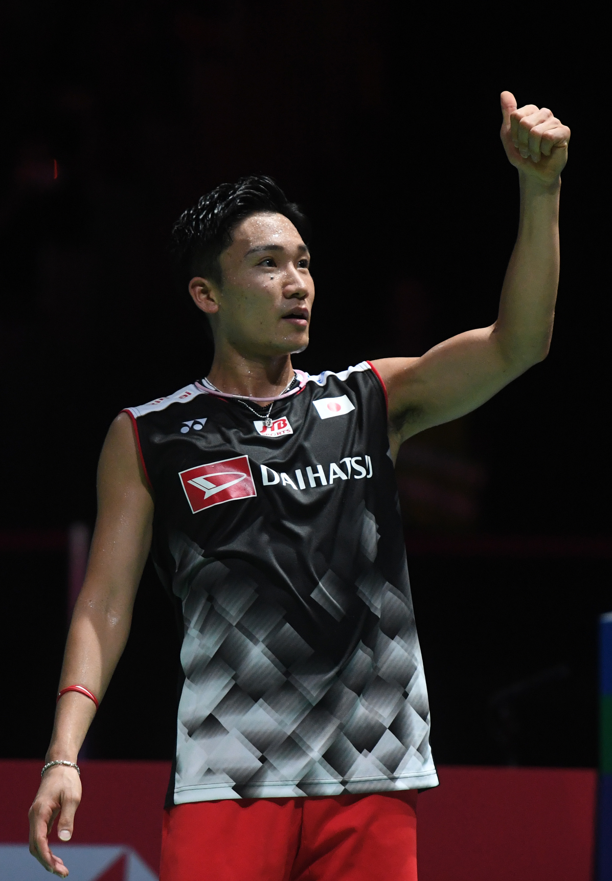 包含马来西亚羽毛球队逆转日本羽毛球队，桃田贤斗关键制胜的词条