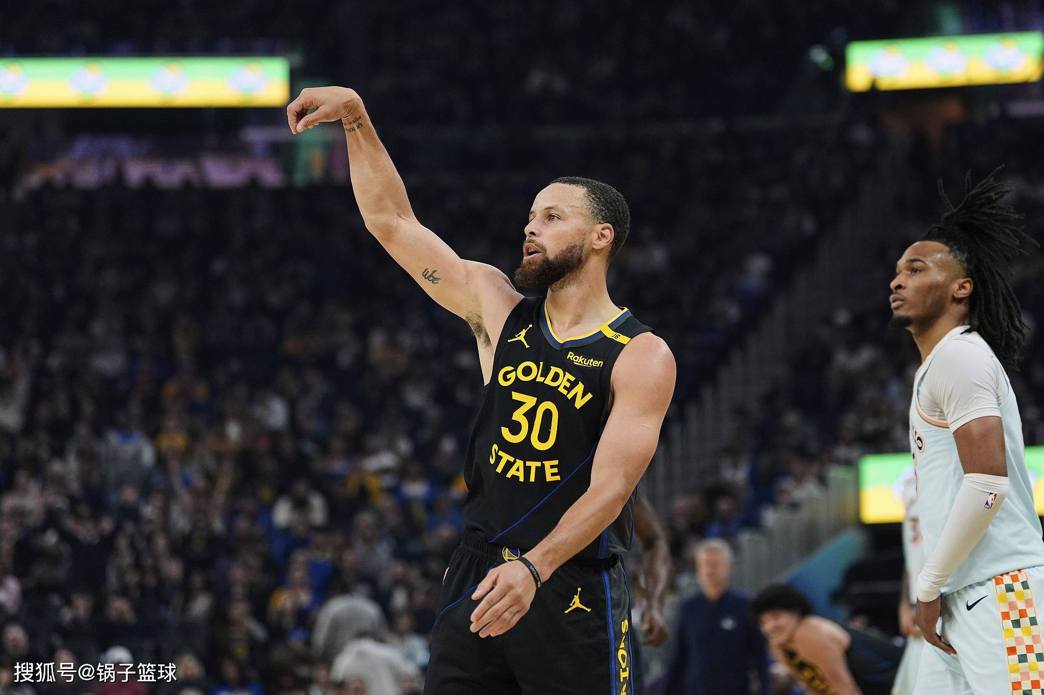 勇士B队血洗马刺,库里惊艳世界 勇士B队血洗马刺,库里惊艳世界