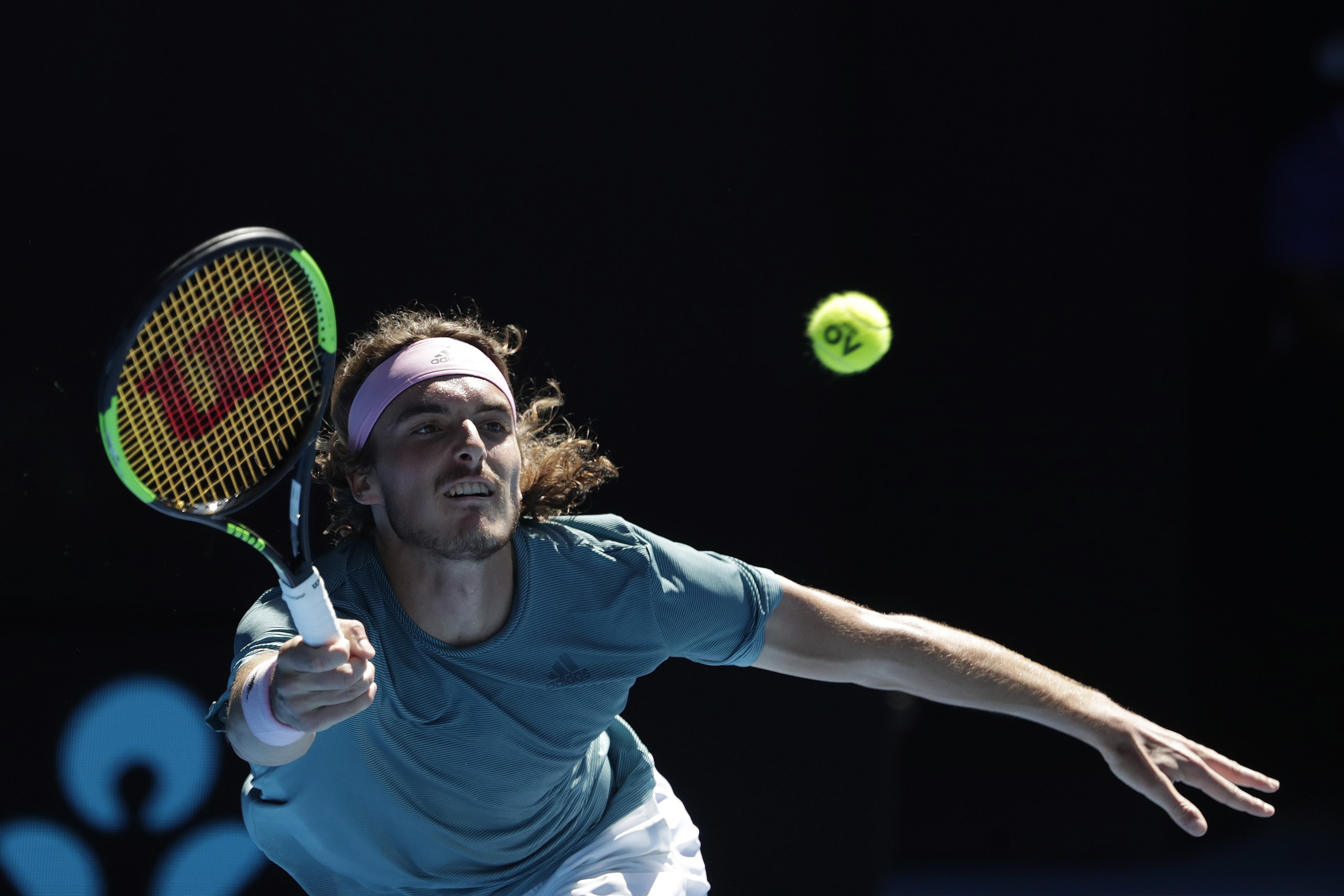 包含戴维斯杯逆转美网，西西帕斯惊艳四座的词条