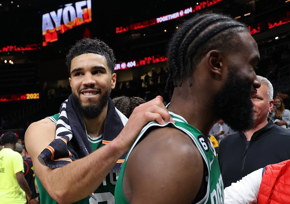 关于赛季关键战役,场上紧张气氛的信息 关于赛季关键战役,场上紧张气氛的信息