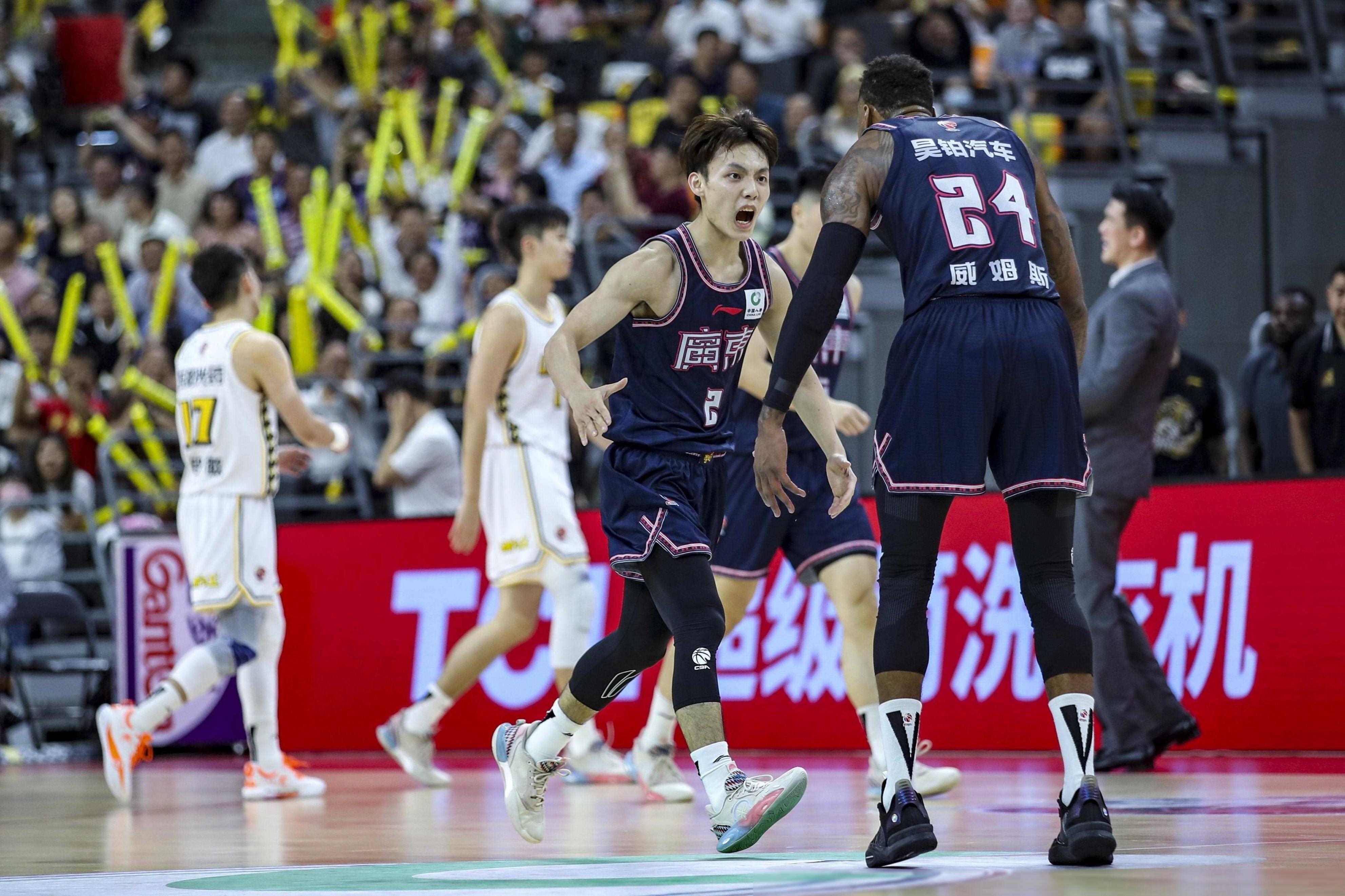 特定CBA球队爆发内部纷争,成员情绪失控的简单介绍 特定CBA球队爆发内部纷争,成员情绪失控的简单介绍