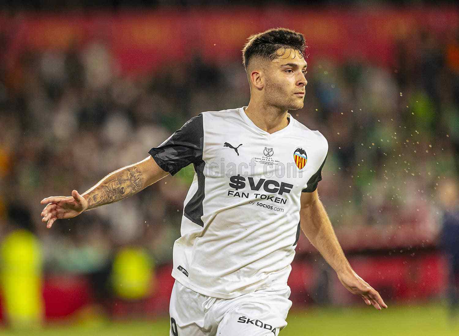 包含瓦伦西亚中场控球水平愈发出色的词条 包含瓦伦西亚中场控球水平愈发出色的词条