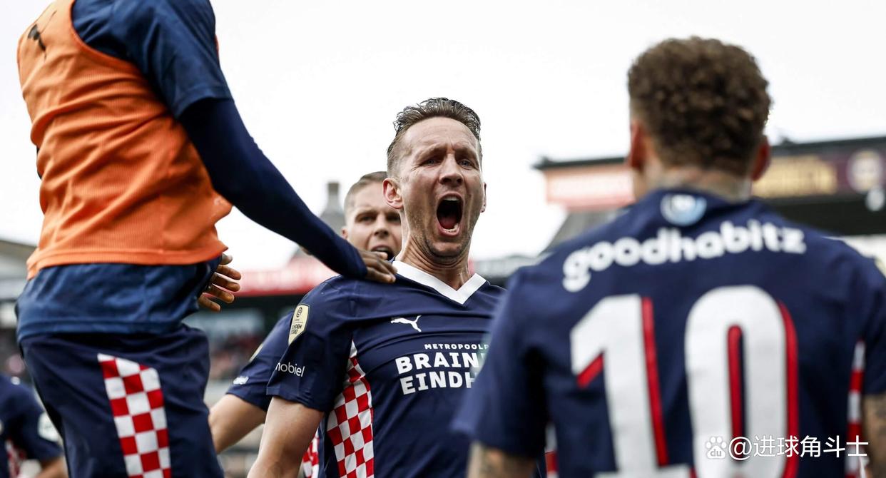 阿贾克斯惨遭逆转，无缘下一轮