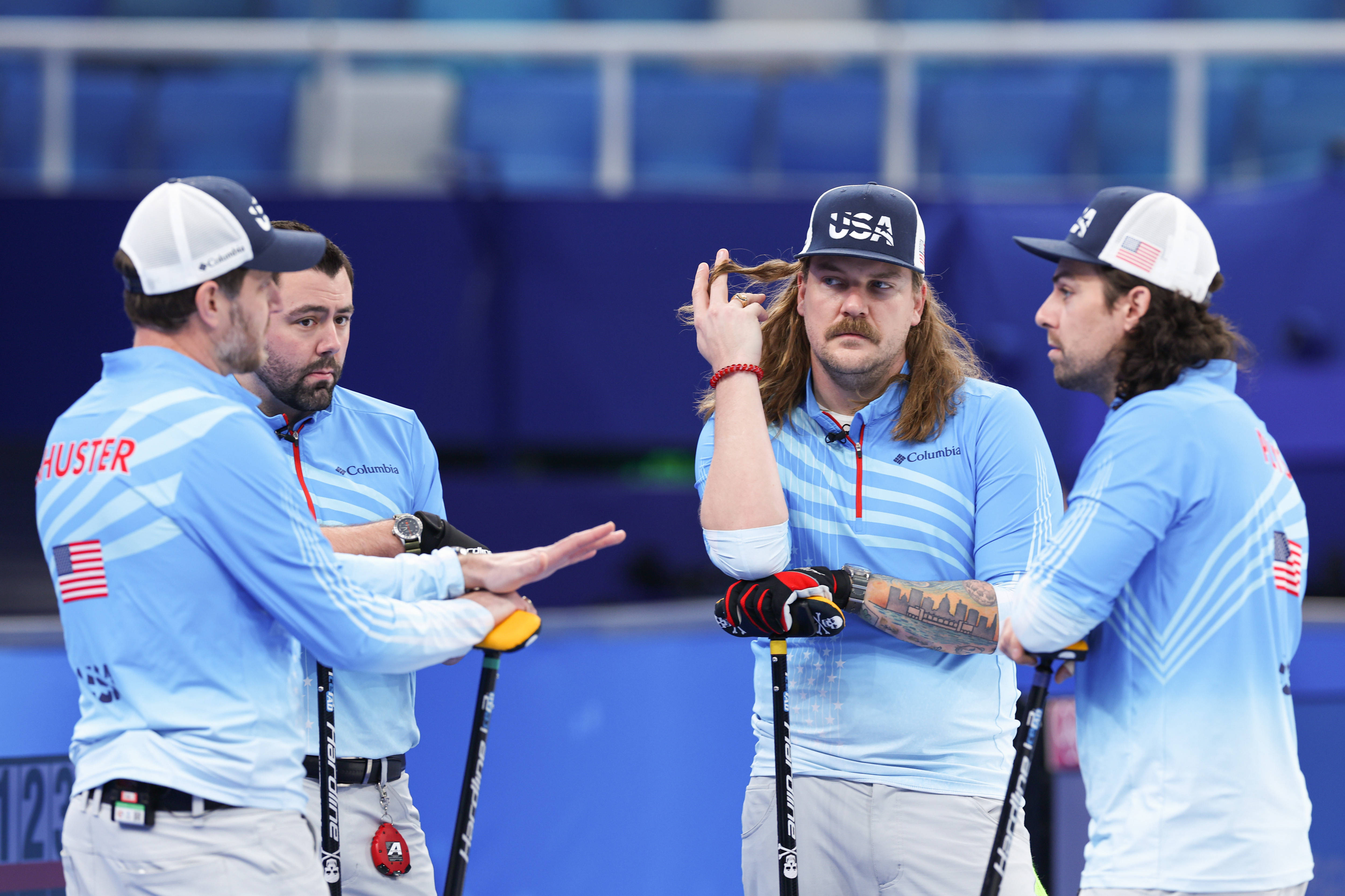 加拿大冰壶队首次夺得奖牌，赢得全场喝彩