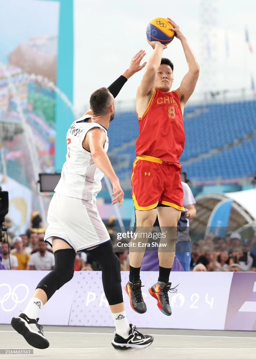 南极洲篮球赛事吸引球员热情参与