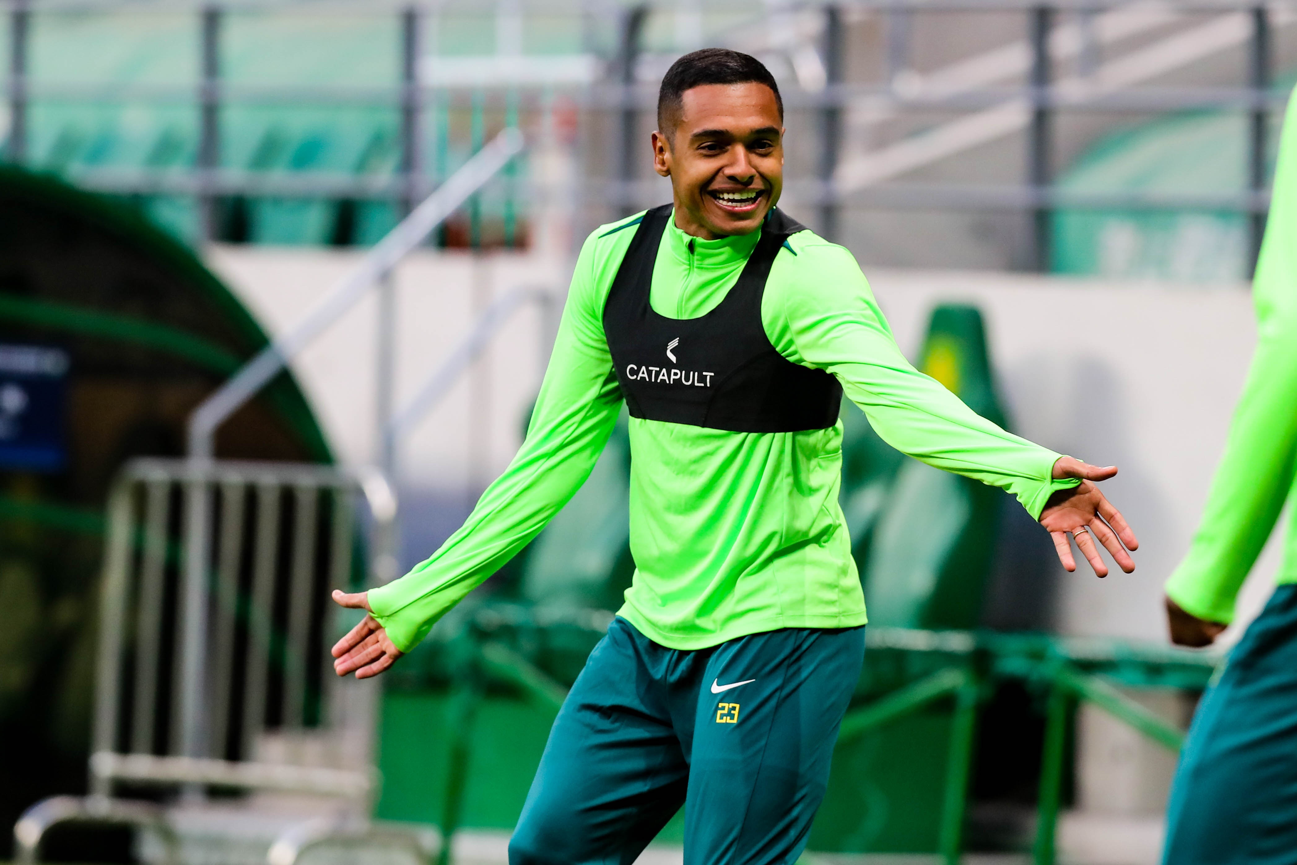 包含国安客场战胜天海，积分榜继续领先的词条