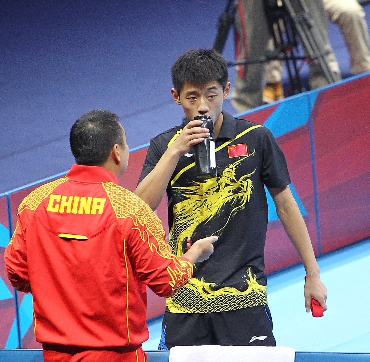 包含中国乒乓球队血洗韩国乒乓球队，张继科关键制胜的词条