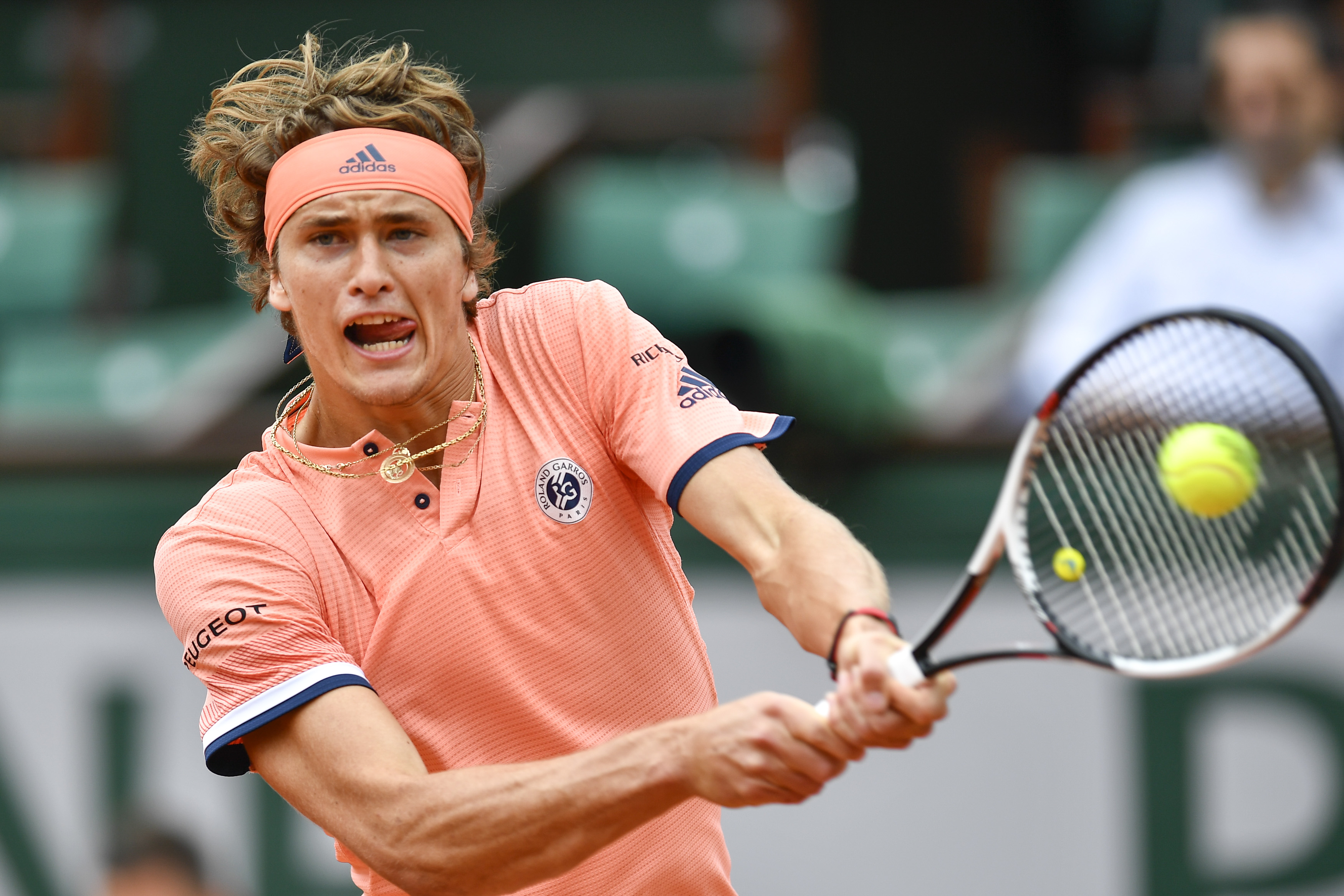 关于法国网球队横扫美国网球队，兹维列夫完成帽子戏法的信息