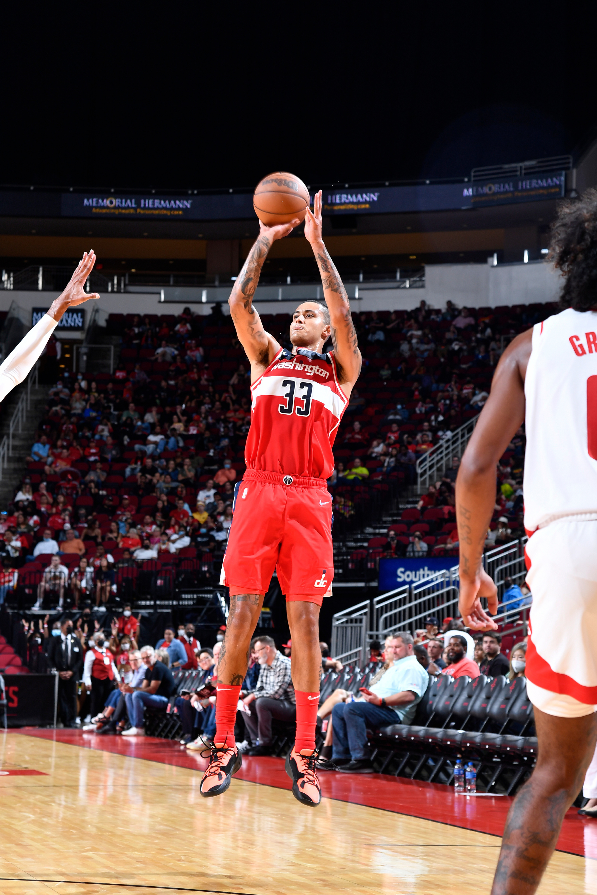 关于加拿大男篮翻盘步行者，凯尔·库兹马高光表现的信息