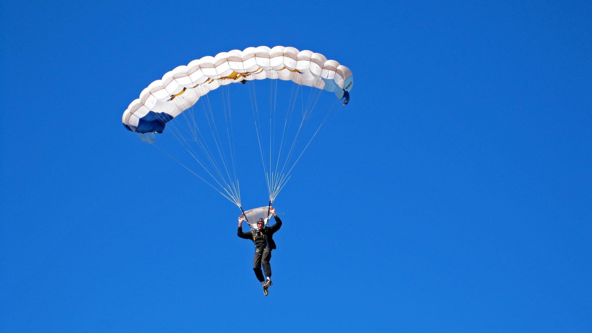 绿茵场外的终结，乌克兰争议晋级与新王本泽马的加冕时刻