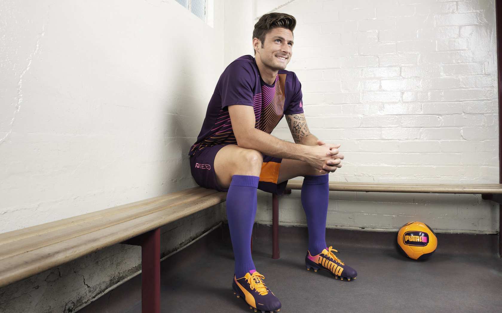 绿茵场上的唯一，当哥伦比亚的狂想曲遇上爱尔兰的坚盾，库尔图瓦一夫当关