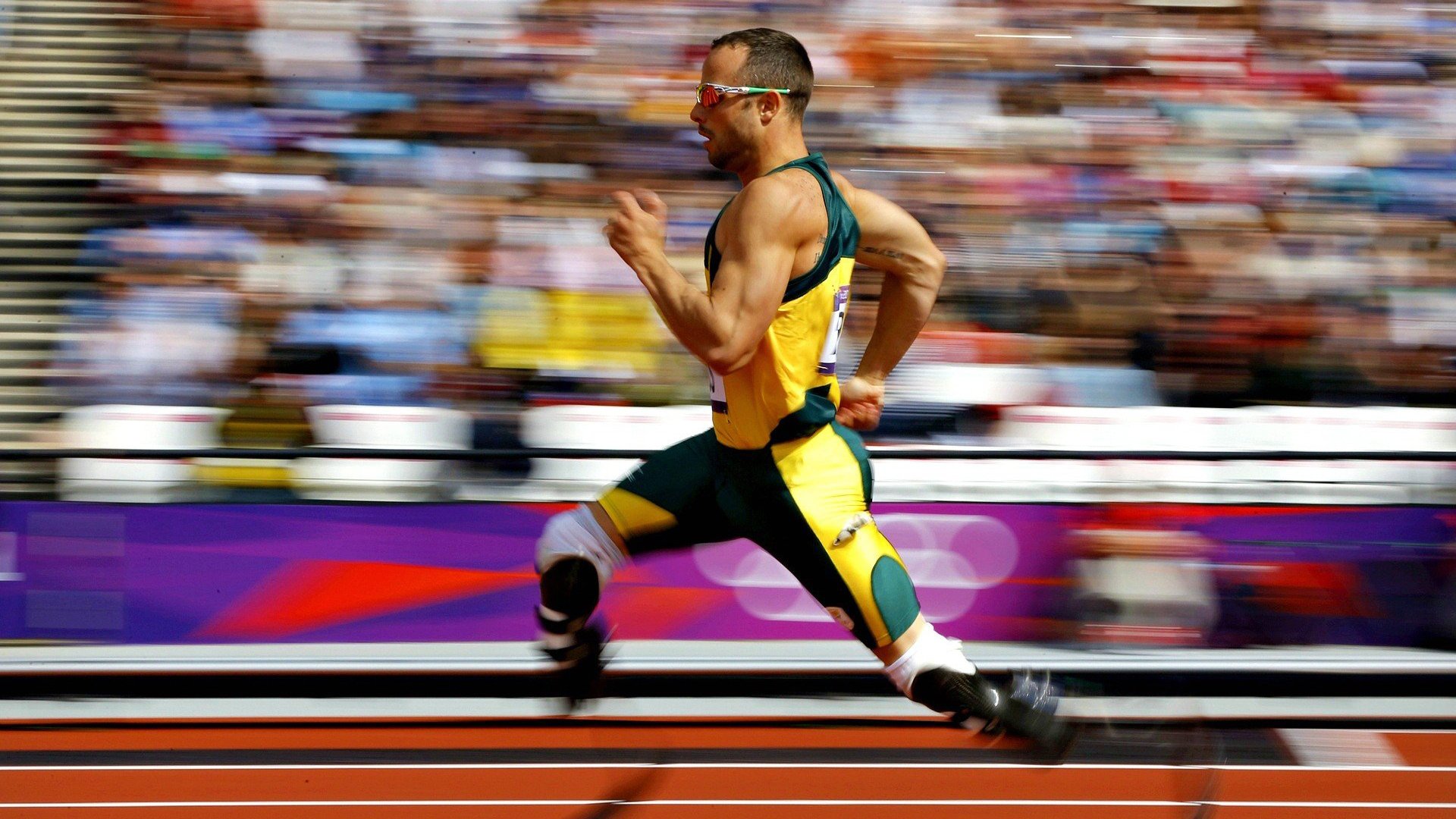 赛道与球场,当F1街道赛焦点战遇见步行者巅峰对决