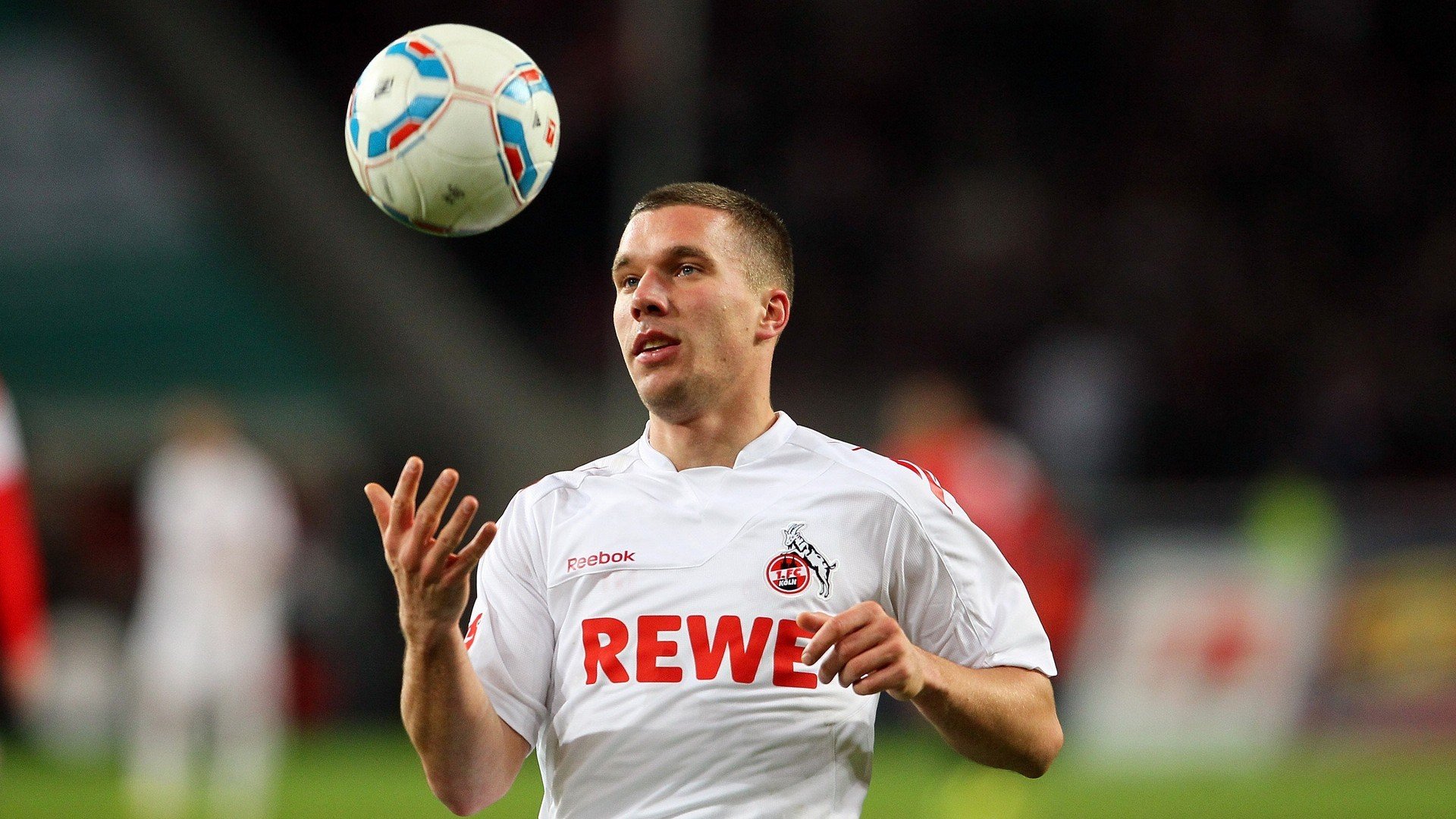 从都灵到伦敦，弗拉霍维奇的救赎之路与瑞士军刀的战术胜利